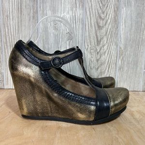 OTBT Reform Metallic Gold Leather Wedge T-Strap Mary Jane Platform Heels Size 8M